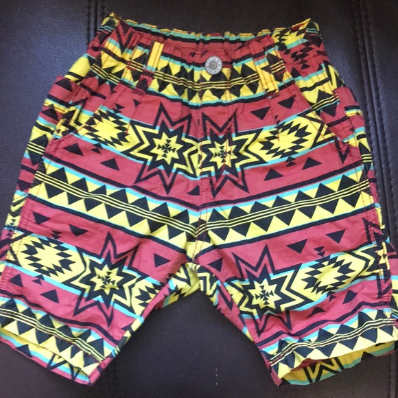 Boys Shorts Sz 2-3 Like New by Bit’Z Kids - Picture 1 of 4
